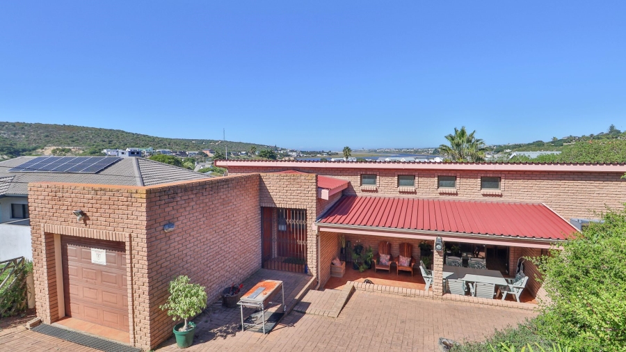 2 Bedroom Property for Sale in Stilbaai Wes Western Cape